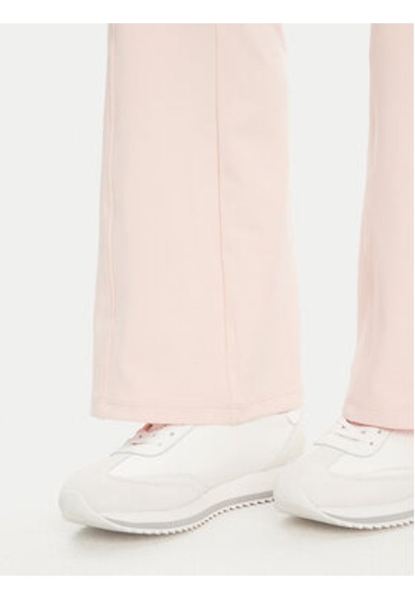 Guess Spodnie dresowe V5RB15 KCD02 Różowy Regular Fit. Kolor: różowy. Materiał: syntetyk