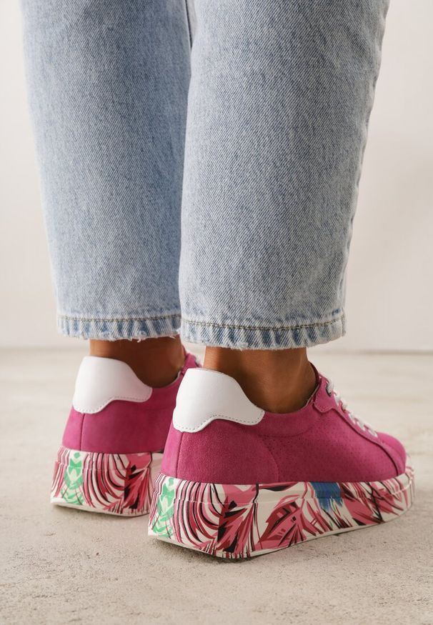 Renee - Fuksjowe Skórzane Sneakersy na Plaformie w Pióra z Perforacją Tidessa. Okazja: na co dzień. Kolor: różowy. Materiał: skóra. Wzór: aplikacja