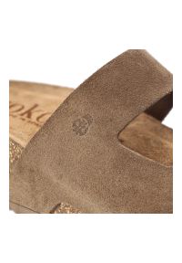 Klapki damskie Yokono, cholewka ze skóry naturalnej odkryty fason szeroki pasek stabilna platforma, brązowe, Wiwi-260 Ser Lodo. Kolor: brązowy. Materiał: skóra. Obcas: na platformie #4