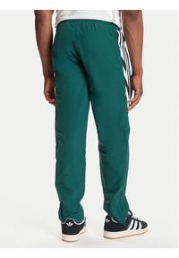 Adidas - adidas Spodnie dresowe JX3055 Zielony Regular Fit. Kolor: zielony. Materiał: syntetyk