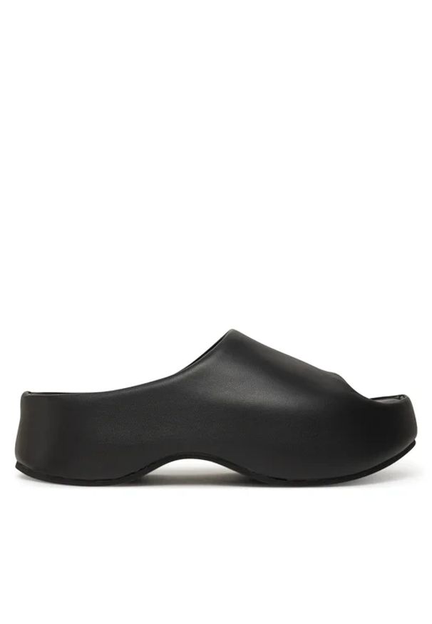 Inuikii - INUIKII CLOG LEATHER Klapki damskie. Okazja: na co dzień, na spacer. Kolor: czarny. Materiał: skóra. Obcas: na platformie. Styl: casual, klasyczny, elegancki