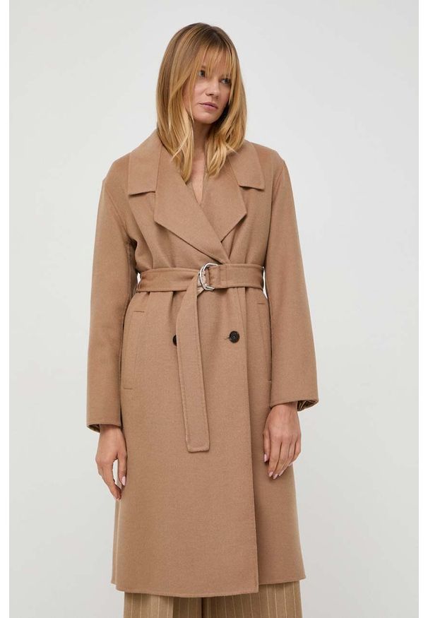 BOSS płaszcz wełniany kolor beżowy przejściowy dwurzędowy. Okazja: na co dzień. Kolor: beżowy. Materiał: wełna. Styl: casual, klasyczny