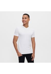 House - Biała koszulka z dekoltem w serek basic - Biały. Typ kołnierza: dekolt w serek. Kolor: biały #1