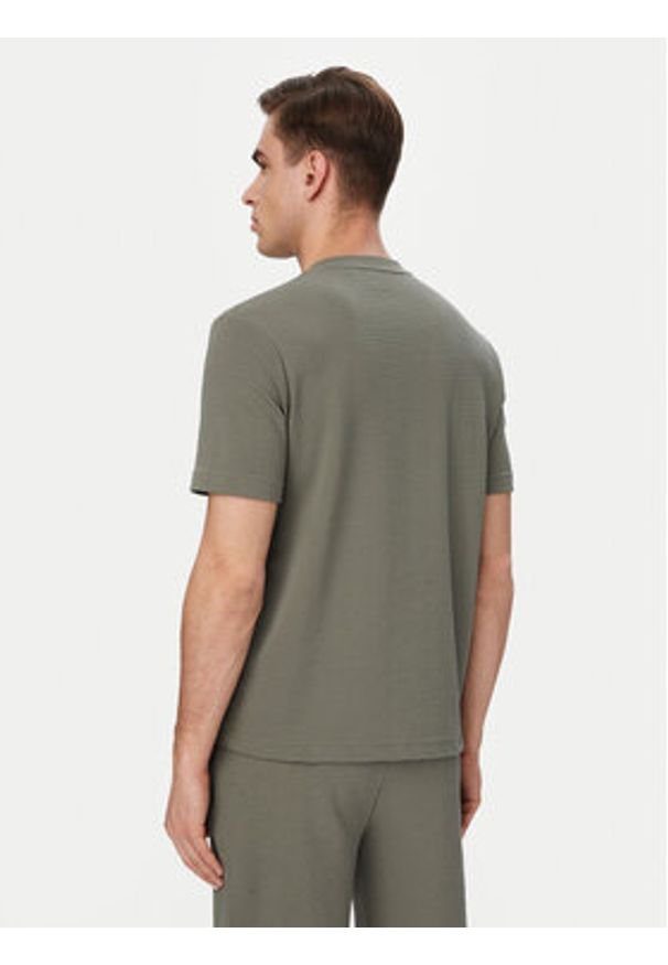 Hugo - HUGO T-Shirt Austin 50532011 Zielony ciemny Regular Fit. Kolor: zielony. Materiał: syntetyk