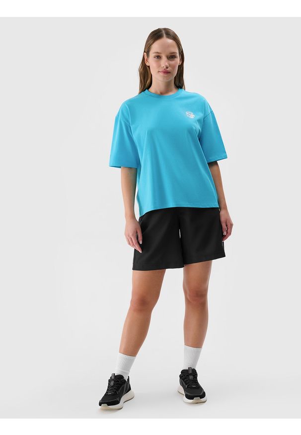4f - 4F T-shirt oversize z nadrukiem damski - turkusowy XS. Okazja: na co dzień. Kolor: turkusowy. Materiał: dzianina, jersey, bawełna. Długość rękawa: krótki rękaw. Długość: krótkie. Wzór: nadruk. Styl: casual, klasyczny, sportowy
