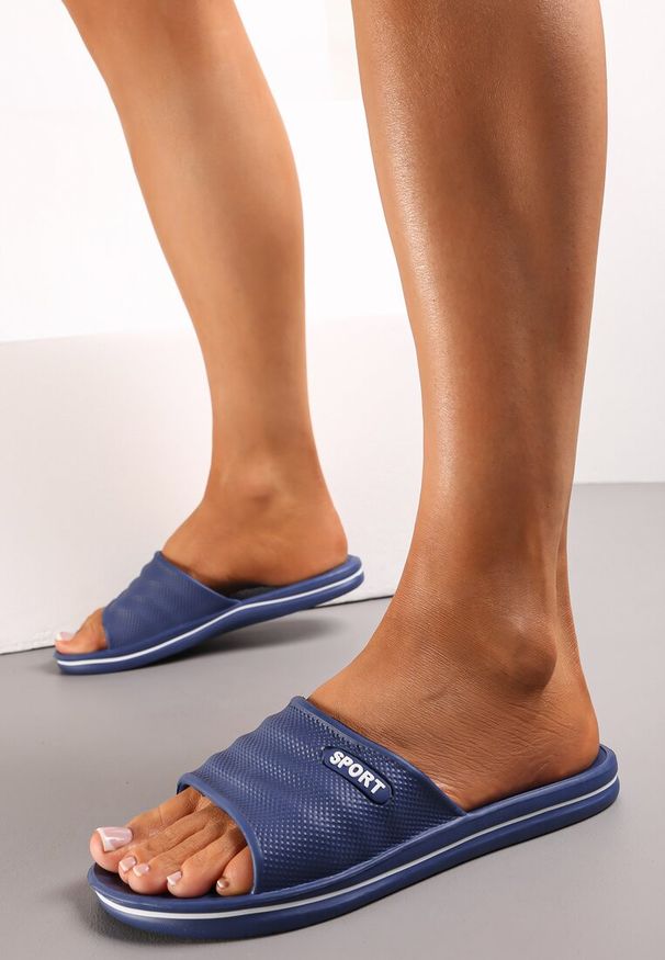 Born2be - Granatowe Basenowe Klapki Piankowe Olisi. Kolor: niebieski. Sezon: lato