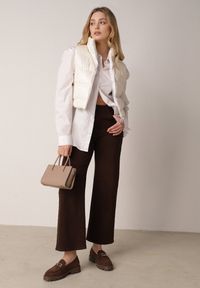 Born2be - Ciemnobrązowe Bawełniane Jeansy z Wysokim Stanem i Szerokimi Nogawkami Taphixa. Okazja: na co dzień. Stan: podwyższony. Kolor: brązowy. Styl: casual, elegancki #1