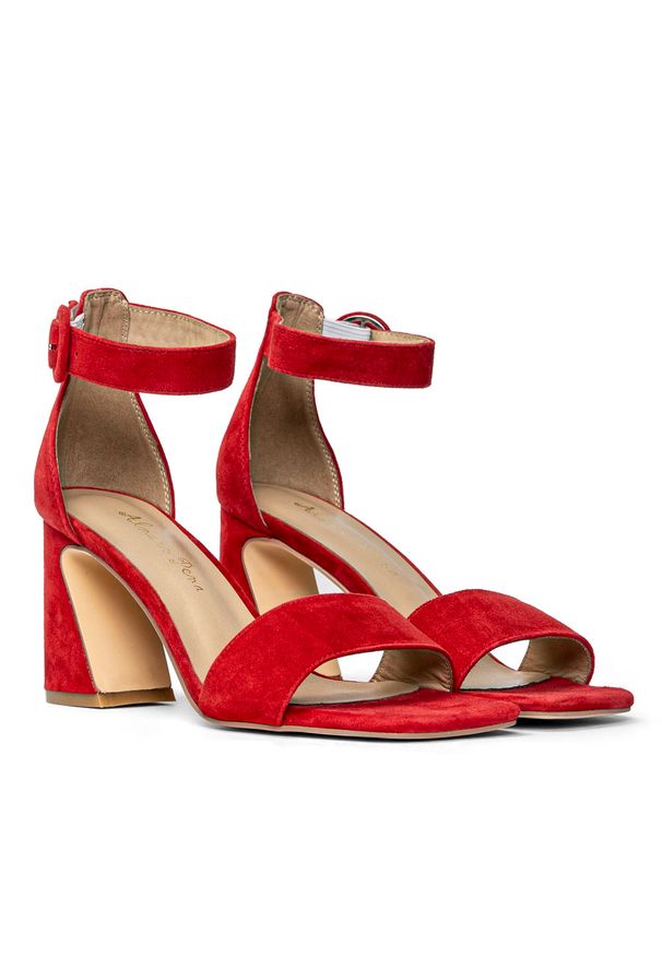 Szpilki damskie czerwone Alma En Pena Suede V22320-145. Okazja: na co dzień. Kolor: czerwony. Wzór: aplikacja. Obcas: na szpilce. Styl: glamour, wizytowy, elegancki, casual. Wysokość obcasa: wysoki