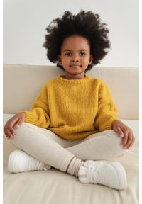 Marsala - MINI Sweter oversize z bufiastym rękawem MUSZTARDOWY - RIVERO-1. Okazja: na co dzień. Kolor: żółty. Materiał: akryl, wełna. Sezon: lato, zima, jesień, wiosna. Styl: casual