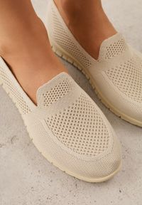 Renee - Beżowe Tenisówki Pasquier. Okazja: na co dzień. Zapięcie: bez zapięcia. Kolor: beżowy. Materiał: jeans. Szerokość cholewki: normalna. Wzór: gładki. Obcas: na płaskiej podeszwie. Styl: sportowy, casual #6