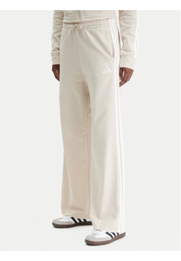 Adidas - adidas Dres Teamsport KB8181 Beżowy Regular Fit. Kolor: beżowy. Materiał: bawełna