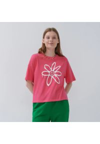 House - Koszulka z nadrukiem Wesoły Kwiatek - Różowy. Kolor: różowy. Wzór: kwiaty, nadruk