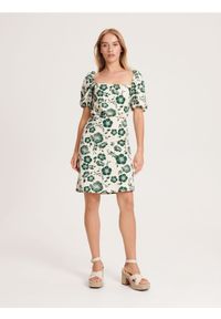 Reserved - Sukienka z bufiastymi rękawami - beżowy. Kolor: beżowy. Materiał: bawełna, len, wiskoza, tkanina. Styl: klasyczny #1