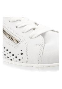 Białe Sneakersy Rieker Modne Obuwie Damskie. Okazja: na spacer, na co dzień. Zapięcie: sznurówki. Kolor: biały. Materiał: skóra. Szerokość cholewki: normalna. Sport: turystyka piesza #5