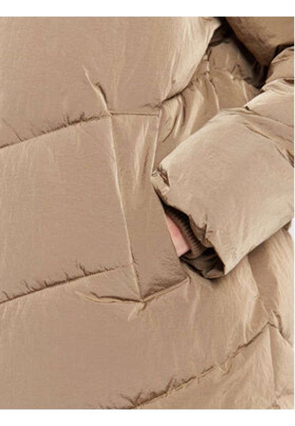 Calvin Klein Kurtka zimowa Modern K20K204690 Beżowy Regular Fit. Kolor: beżowy. Materiał: syntetyk. Sezon: zima