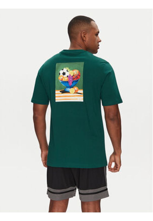 Adidas - adidas T-Shirt Lounge Still Life Bowl Graphic JJ3961 Zielony Regular Fit. Kolor: zielony. Materiał: bawełna