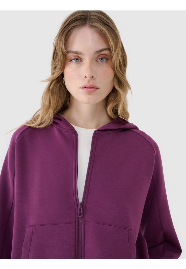 4f - 4F Bluza dresowa rozpinana z modalem damska - fioletowa XXL. Okazja: na co dzień. Typ kołnierza: kaptur. Kolor: fioletowy. Materiał: dresówka. Długość rękawa: raglanowy rękaw. Wzór: gładki, ze splotem. Styl: sportowy, casual. Sport: fitness