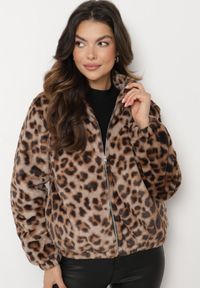 Born2be - Brązowa Futerkowa Kurtka ze Ściągaczami i Stójką w Cętki Viazelle. Okazja: na co dzień. Typ kołnierza: kołnierzyk stójkowy. Kolor: brązowy. Materiał: jeans. Wzór: motyw zwierzęcy. Styl: casual, elegancki #5