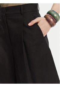 Weekend Max Mara Bermudy Ecuba 2515141032 Czarny Regular Fit. Kolor: czarny. Materiał: bawełna