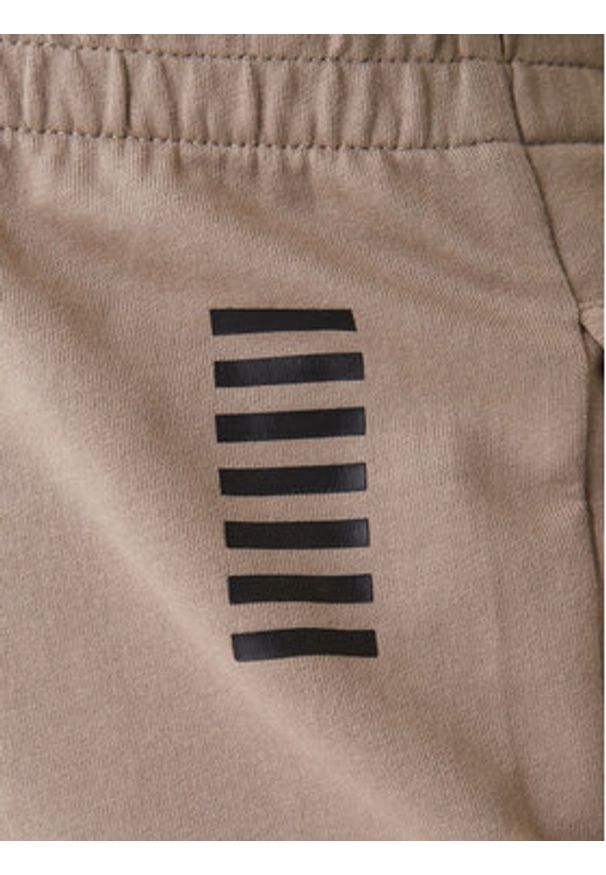 EA7 Emporio Armani Spodnie dresowe 8NPP66 PJVRZ U6167 Beżowy Regular Fit. Kolor: beżowy. Materiał: bawełna