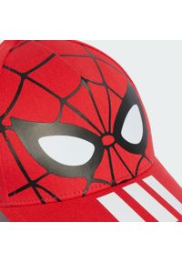 Adidas - Czapka dziecięca adidas Marvel Spider Man. Kolor: czerwony. Wzór: motyw z bajki. Styl: młodzieżowy
