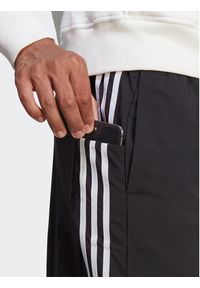 Adidas - adidas Szorty sportowe AEROREADY Essentials Chelsea 3-Stripes Shorts IC1484 Czarny Regular Fit. Kolor: czarny. Materiał: syntetyk. Styl: sportowy #7