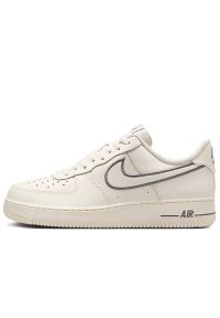 Buty męskie Nike Air Force 1 '07 IB7677-101 - białe. Kolor: biały. Materiał: guma, skóra, syntetyk. Szerokość cholewki: normalna. Sezon: lato. Model: Nike Air Force. Sport: koszykówka