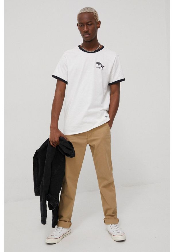 Wrangler spodnie męskie kolor beżowy w fasonie chinos. Kolor: beżowy. Materiał: tkanina