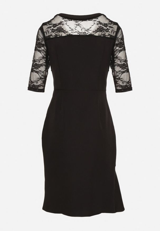 Born2be - Czarna Asymetryczna Sukienka Vices o Dopasowanym Kroju z Koronką Natifese. Okazja: na co dzień. Typ kołnierza: dekolt kwadratowy. Kolor: czarny. Materiał: koronka. Wzór: koronka. Typ sukienki: asymetryczne. Styl: klasyczny, casual, elegancki