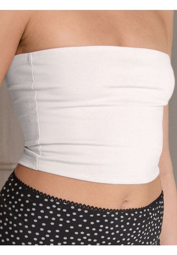 Sinsay - Top typu bandeau w stylu basic - biały. Kolor: biały