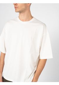 Xagon T-shirt "Over" | A23082ZX99JE | Mężczyzna | Kremowy. Kolor: kremowy. Materiał: bawełna