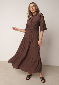 Born2be - Brązowa Rozkloszowana Sukienka Boho z Wiskozą Zdobiona Ażurowymi Wstawkami Islae. Okazja: do pracy, na co dzień. Kolor: brązowy. Materiał: wiskoza. Wzór: aplikacja, ażurowy. Typ sukienki: proste, rozkloszowane. Styl: boho #4