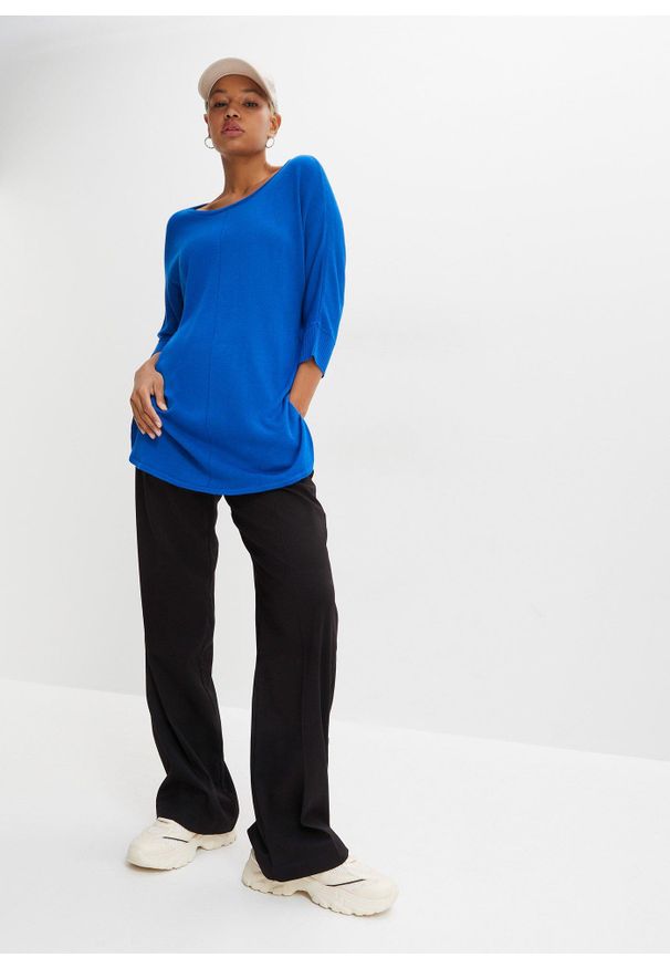 bonprix - Sweter z cienkiej dzianiny z rękawami 3/4. Kolor: niebieski. Materiał: dzianina. Wzór: ze splotem. Styl: elegancki