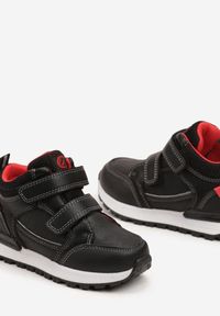 Born2be - Czarno-Czerwone Płaskie Botki w Stylu Sneakersów Ozdobione Przeszyciami Derizia. Okazja: na uczelnię. Kolor: czarny. Wzór: aplikacja #3
