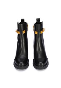 Wittchen - Damskie botki skórzane z ozdobnymi ćwiekami czarne. Okazja: na co dzień. Zapięcie: pasek. Kolor: czarny. Materiał: skóra. Sezon: lato. Obcas: na obcasie. Styl: rockowy, casual, elegancki. Wysokość obcasa: średni #3