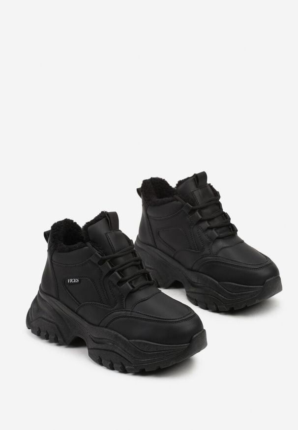 Renee - Czarne Streetwearowe Sneakersy Vices Chunky w Stylu Traperów na Platformie Leate. Kolor: czarny. Materiał: jeans, dresówka. Szerokość cholewki: normalna. Obcas: na platformie