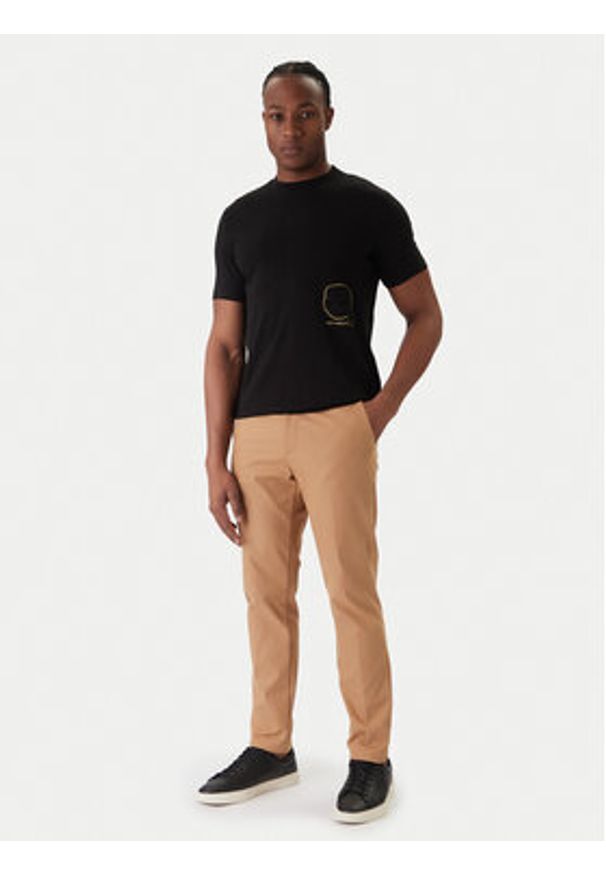 Karl Lagerfeld - KARL LAGERFELD T-Shirt 755035 561235 Czarny Regular Fit. Typ kołnierza: dekolt w karo. Kolor: czarny. Materiał: bawełna