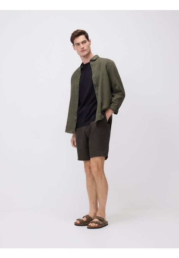 Reserved - T-shirt regular z bawełną merceryzowaną - czarny. Kolor: czarny. Materiał: bawełna