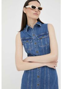 Lee sukienka jeansowa kolor granatowy mini dopasowana. Kolor: niebieski. Materiał: jeans. Typ sukienki: dopasowane. Długość: mini #3