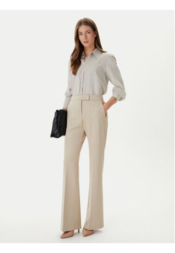 BOSS Spodnie materiałowe Talia4 50551907 Beżowy Relaxed Fit. Kolor: beżowy. Materiał: syntetyk, wiskoza