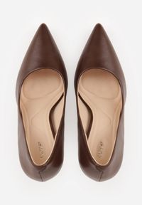 Born2be - Brązowe Klasyczne Szpilki VICES o Gładkim Wykończeniu Selimya. Okazja: na co dzień, na ślub cywilny, do pracy, na wesele. Kolor: brązowy. Materiał: jeans. Wzór: gładki. Obcas: na szpilce. Styl: klasyczny #5