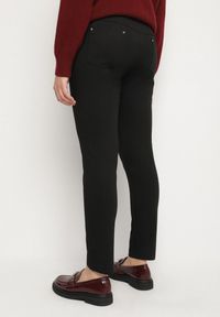 Born2be - Czarne Dopasowane Spodnie Skinny z Gumką w Talii i Kieszeniami Avenelle. Okazja: na co dzień. Kolekcja: plus size. Kolor: czarny. Styl: casual, klasyczny
