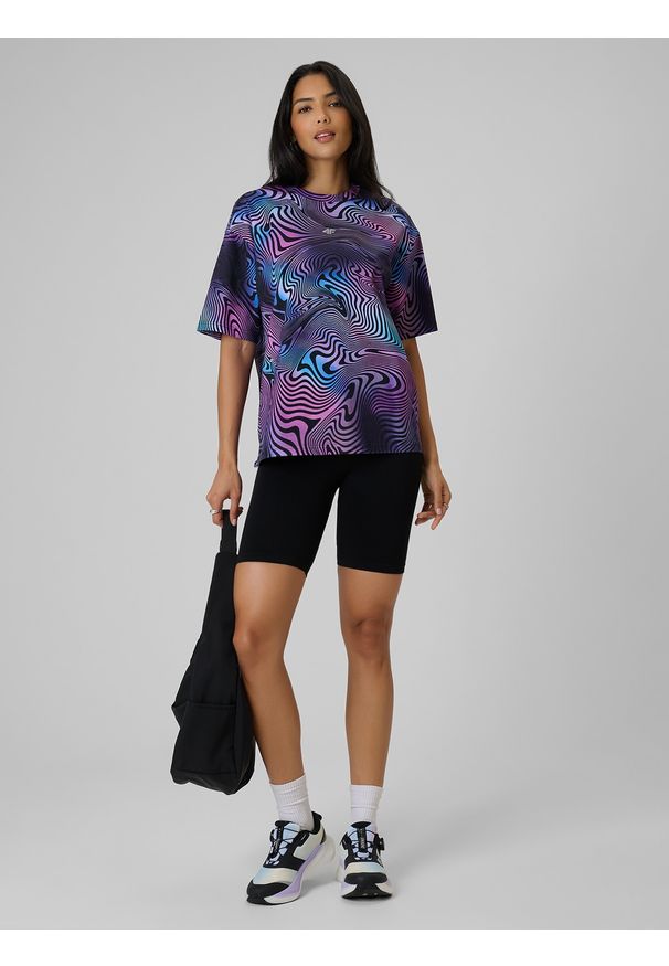 4f - 4F T-shirt oversize z nadrukiem damski - multikolor M. Okazja: na co dzień. Kolor: wielokolorowy. Materiał: dzianina, materiał, bawełna, jeans. Wzór: nadruk. Styl: casual, klasyczny