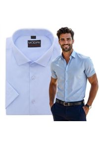 Modini - Gładka błękitna koszula z krótkim rękawem YK20. Kolor: niebieski. Materiał: bawełna, tkanina, poliester. Długość rękawa: krótki rękaw. Długość: krótkie. Wzór: gładki. Styl: klasyczny #1