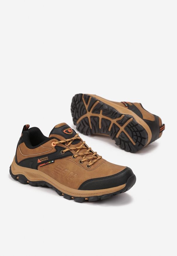 Born2be - Brązowe Buty Trekkingowe Maraena. Okazja: na spacer. Nosek buta: okrągły. Zapięcie: sznurówki. Kolor: brązowy. Materiał: materiał. Szerokość cholewki: normalna. Sport: turystyka piesza