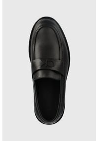Calvin Klein mokasyny skórzane MOCCASIN W/ BOLD LOGO męskie kolor czarny HM0HM01245. Nosek buta: okrągły. Kolor: czarny. Materiał: skóra #5