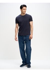 Big-Star - Koszulka męska gładka granatowa Basic 403. Kolor: niebieski. Materiał: jeans, skóra, bawełna. Wzór: gładki. Styl: klasyczny