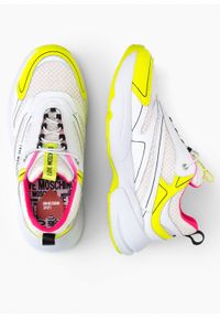 Love Moschino - Sneakersy damskie białe LOVE MOSCHINO JA15025G1GIQ5-10A. Okazja: na co dzień, na spacer, do pracy. Kolor: biały. Sport: turystyka piesza