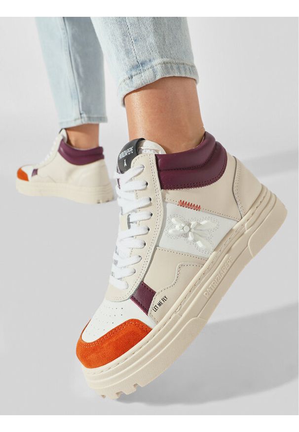Patrizia Pepe Sneakersy 8Z0099/V020-J3T3 Beżowy. Kolor: beżowy. Materiał: skóra