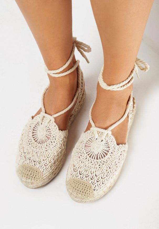 Born2be - Beżowe Wiązane Sandały z Plecionki z Jutowymi Wstawkami Odaria. Kolor: beżowy. Styl: boho
